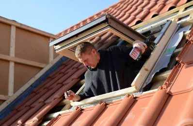 Pose de fenêtres de toit Velux à Sibiril